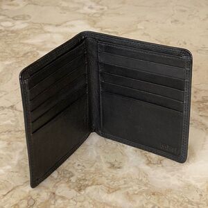Wilsons Leather Bi-Fold Wallet 